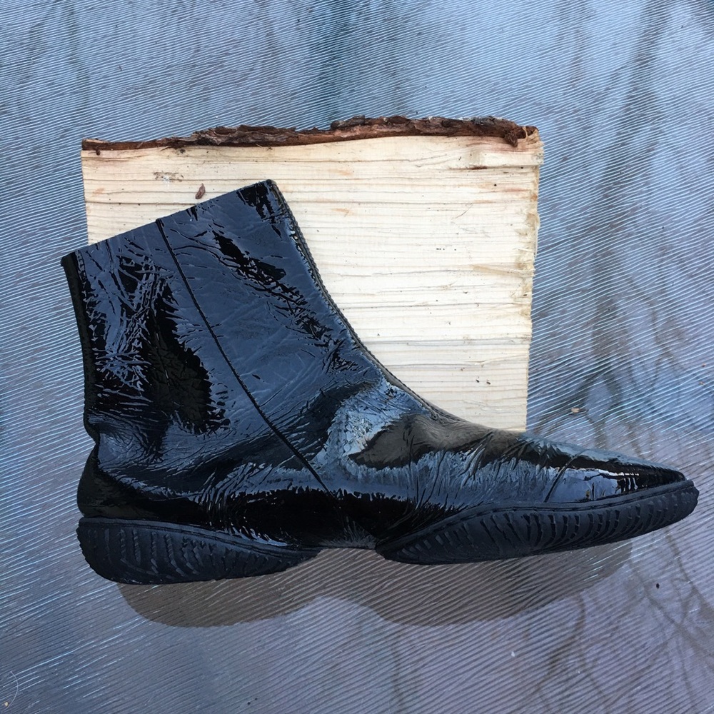 Trippen ankle leather lacquer black booties
